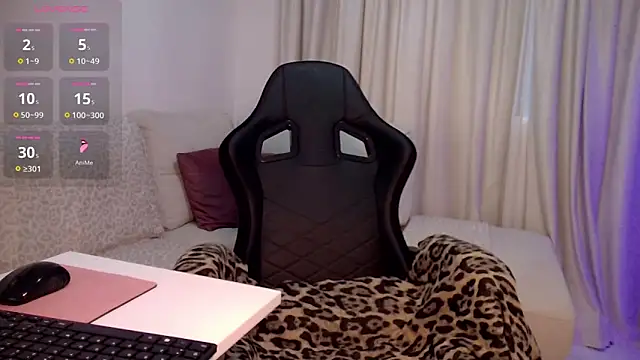 Snapshot of EmillyGreen1 chatting on 03-20-26, 01:49 EmillyGreen1 online show from 03-20-26, 01:49