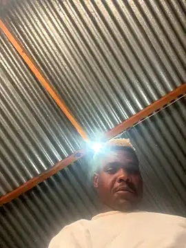 Snapshot of Maskman941 chatting on 10-17-25, 02:08 Maskman941 online show from 10-17-25, 02:08