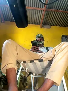 Snapshot of Maskman941 chatting on 10-28-25, 01:58 Maskman941 online show from 10-28-25, 01:58