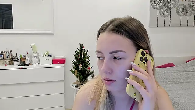 Snapshot of Mia_shy1 chatting on 12-30-24, 07:26 Mia shy1 online show from 12-30-24, 07:26