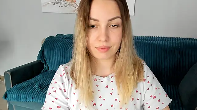 Snapshot of Mia_shy1 chatting on 02-07-25, 12:17 Mia shy1 online show from 02-07-25, 12:17