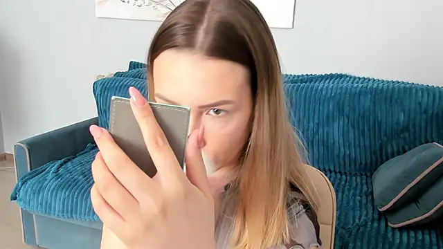 Snapshot of Mia_shy1 chatting on 02-23-25, 06:39 Mia shy1 online show from 02-23-25, 06:39