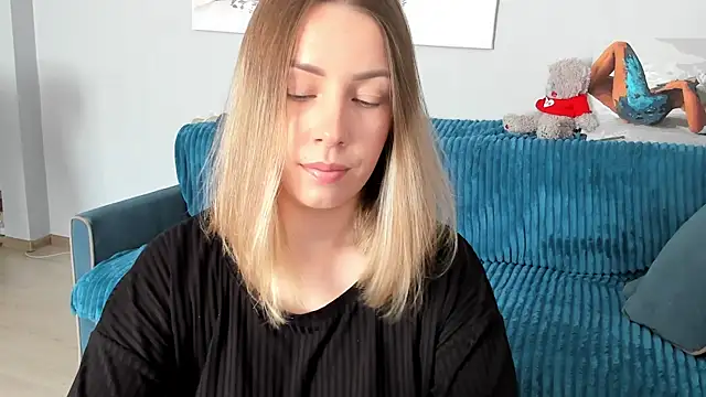 Snapshot of Mia_shy1 chatting on 03-11-25, 07:15 Mia shy1 online show from 03-11-25, 07:15