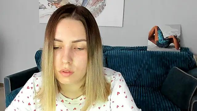 Snapshot of Mia_shy1 chatting on 03-18-25, 12:36 Mia shy1 online show from 03-18-25, 12:36