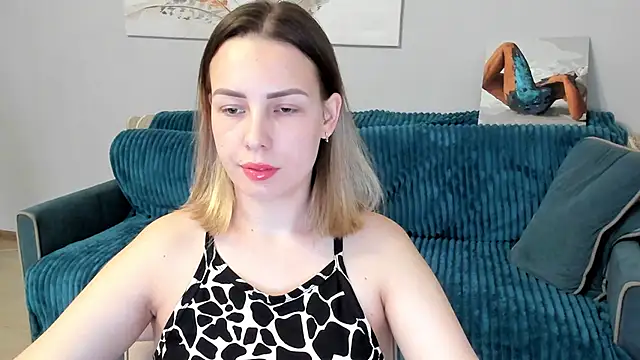 Snapshot of Mia_shy1 chatting on 03-20-25, 12:00 Mia shy1 online show from 03-20-25, 12:00