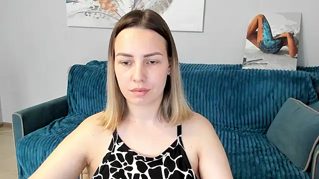 Snapshot of Mia_shy1 chatting on 03-22-25, 11:32 Mia shy1 online show from 03-22-25, 11:32