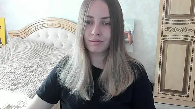 Snapshot of Mia_shy1 chatting on 10-06-25, 06:55 Mia shy1 online show from 10-06-25, 06:55