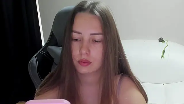 Snapshot of Mia_shy1 chatting on 06-19-26, 05:12 Mia shy1 online show from 06-19-26, 05:12