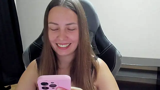 Snapshot of Mia_shy1 chatting on 07-10-26, 05:01 Mia shy1 online show from 07-10-26, 05:01