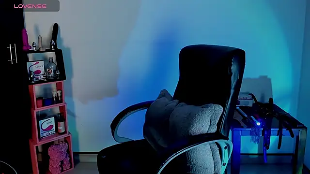 sara goodgirl13 online show from 09-10-25, 10:10