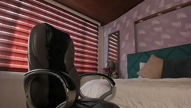 Moony 14 online show from 01-15-25, 01:09