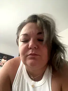 Snapshot of MikyVesela chatting on 10-15-25, 07:41 MikyVesela online show from 10-15-25, 07:41