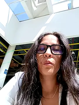 Snapshot of Lena-32 chatting on 12-16-24, 03:43 Lena-32 online show from 12-16-24, 03:43