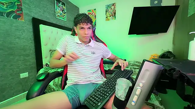 james dreams  online show from 06-12-26, 02:10