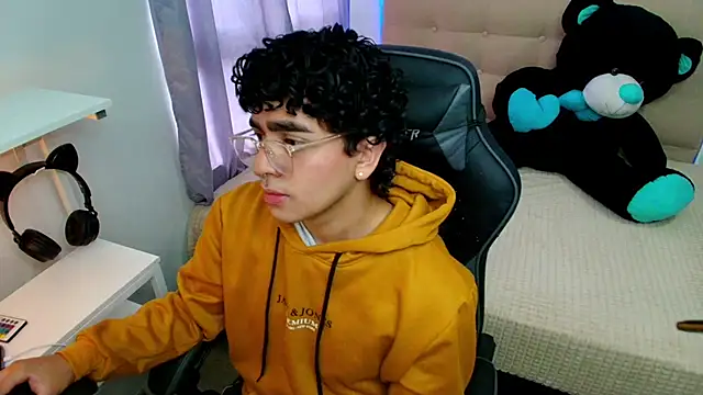 Snapshot of _nickconnor01 chatting on 12-23-24, 09:08 nickconnor01 online show from 12-23-24, 09:08