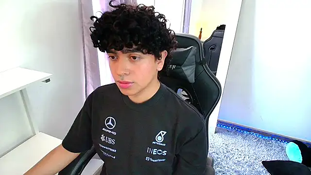 Snapshot of _nickconnor01 chatting on 01-07-25, 08:21 nickconnor01 online show from 01-07-25, 08:21