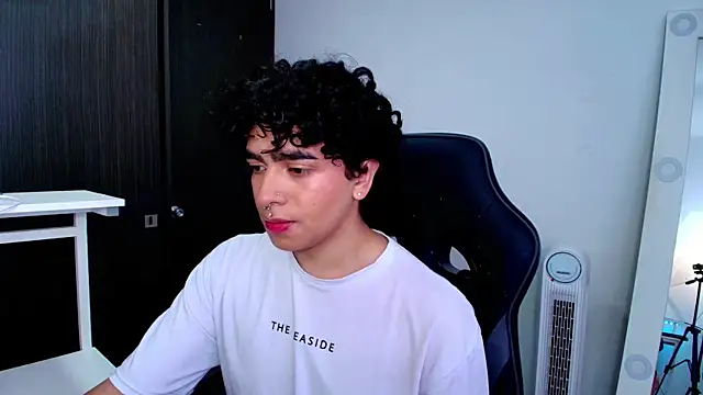 Snapshot of _nickconnor01 chatting on 01-29-25, 05:45 nickconnor01 online show from 01-29-25, 05:45