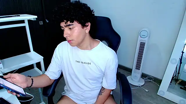 Snapshot of _nickconnor01 chatting on 01-29-25, 08:46 nickconnor01 online show from 01-29-25, 08:46