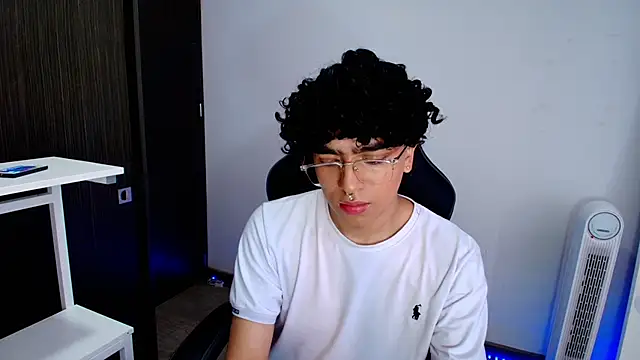 Snapshot of _nickconnor01 chatting on 02-06-25, 07:40 nickconnor01 online show from 02-06-25, 07:40