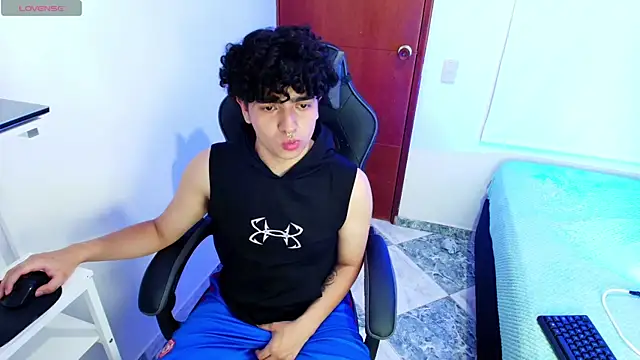 Snapshot of _nickconnor01 chatting on 03-14-25, 12:32 nickconnor01 online show from 03-14-25, 12:32