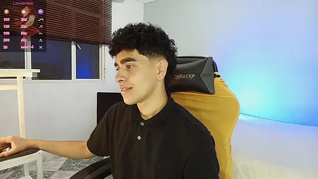 Snapshot of _nickconnor01 chatting on 10-01-25, 04:40 nickconnor01 online show from 10-01-25, 04:40