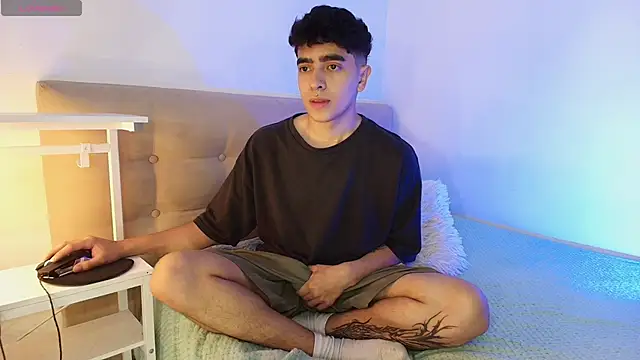 Snapshot of _nickconnor01 chatting on 10-26-25, 04:40 nickconnor01 online show from 10-26-25, 04:40