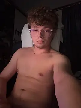 Snapshot of slade_ chatting on 04-15-26, 03:13 slade online show from 04-15-26, 03:13