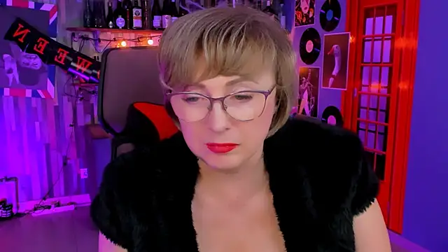 sugar vivien online show from 10-28-25, 01:14