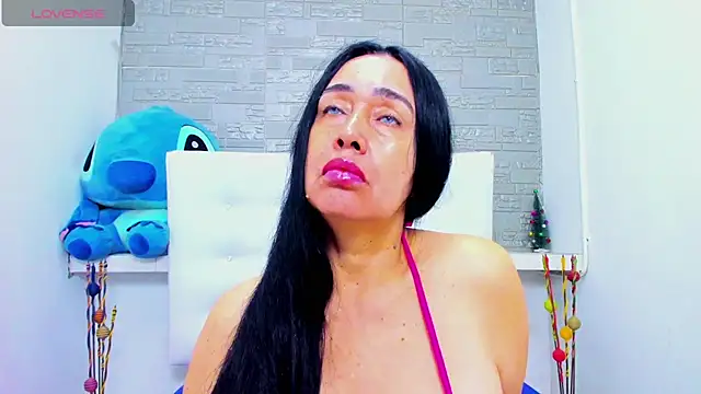 Snapshot of HorniestMilf chatting on 11-15-25, 11:54 HorniestMilf online show from 11-15-25, 11:54