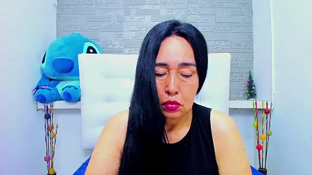 Snapshot of HorniestMilf chatting on 11-22-25, 02:49 HorniestMilf online show from 11-22-25, 02:49