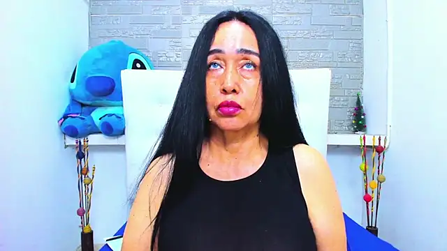 Snapshot of HorniestMilf chatting on 11-26-25, 08:32 HorniestMilf online show from 11-26-25, 08:32