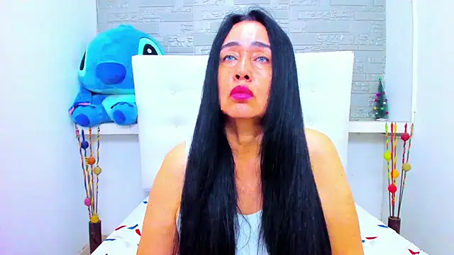 Snapshot of HorniestMilf chatting on 12-15-25, 08:46 HorniestMilf online show from 12-15-25, 08:46