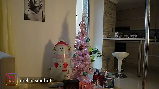 Snapshot of Melina-Smith chatting on 12-07-24, 10:50 Melina-Smith online show from 12-07-24, 10:50