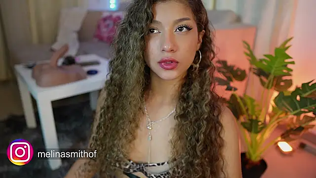 Snapshot of Melina-Smith chatting on 12-22-24, 01:45 Melina-Smith online show from 12-22-24, 01:45