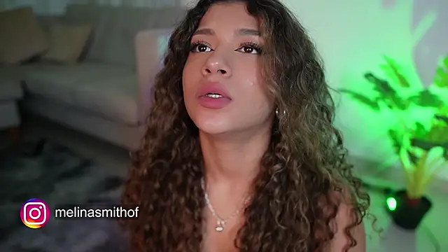 Snapshot of Melina-Smith chatting on 01-17-25, 01:15 Melina-Smith online show from 01-17-25, 01:15