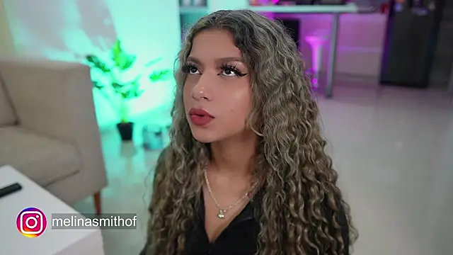 Snapshot of Melina-Smith chatting on 03-17-25, 01:35 Melina-Smith online show from 03-17-25, 01:35
