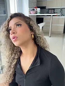 Snapshot of Melina-Smith chatting on 11-14-25, 06:39 Melina-Smith online show from 11-14-25, 06:39