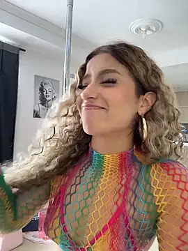 Snapshot of Melina-Smith chatting on 12-19-25, 07:54 Melina-Smith online show from 12-19-25, 07:54