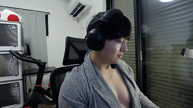 Snapshot of Tkcqcc chatting on 01-07-26, 02:08 Tkcqcc online show from 01-07-26, 02:08