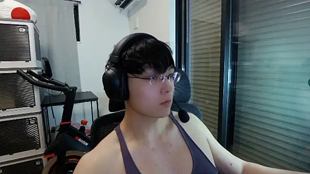 Snapshot of Tkcqcc chatting on 01-18-26, 02:54 Tkcqcc online show from 01-18-26, 02:54