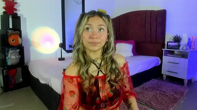 alisson zafiro  online show from 01-07-25, 09:07