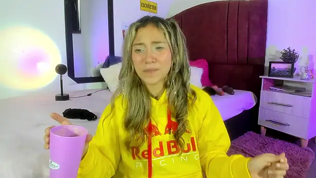 alisson zafiro  online show from 01-07-25, 12:09