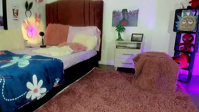 alisson zafiro  online show from 02-05-25, 03:13