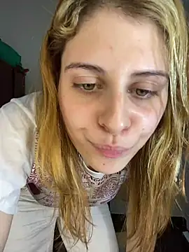 Snapshot of FlorBich chatting on 01-07-25, 02:42 FlorBich online show from 01-07-25, 02:42
