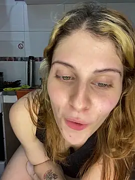 Snapshot of FlorBich chatting on 01-23-25, 05:45 FlorBich online show from 01-23-25, 05:45