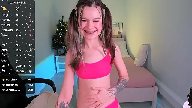 Snapshot of Lil_Amelie chatting on 01-10-25, 05:02 Lil Amelie online show from 01-10-25, 05:02