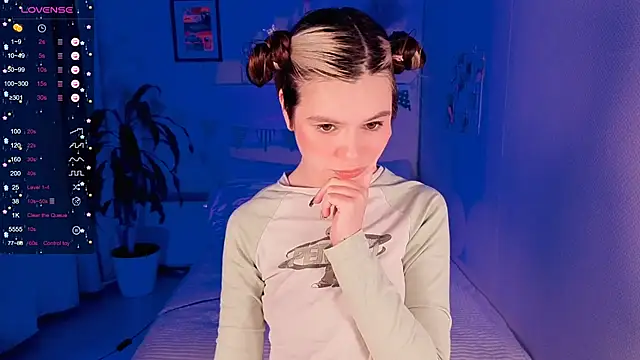 Snapshot of Lil_Amelie chatting on 09-28-25, 02:55 Lil Amelie online show from 09-28-25, 02:55