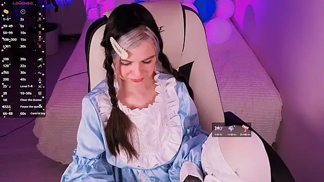 Snapshot of Lil_Amelie chatting on 10-03-25, 10:01 Lil Amelie online show from 10-03-25, 10:01