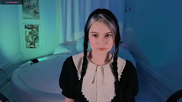 Snapshot of Lil_Amelie chatting on 10-14-25, 07:31 Lil Amelie online show from 10-14-25, 07:31