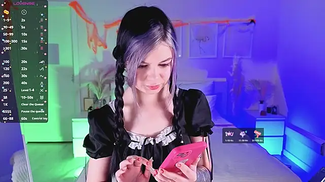 Snapshot of Lil_Amelie chatting on 10-30-25, 08:49 Lil Amelie online show from 10-30-25, 08:49